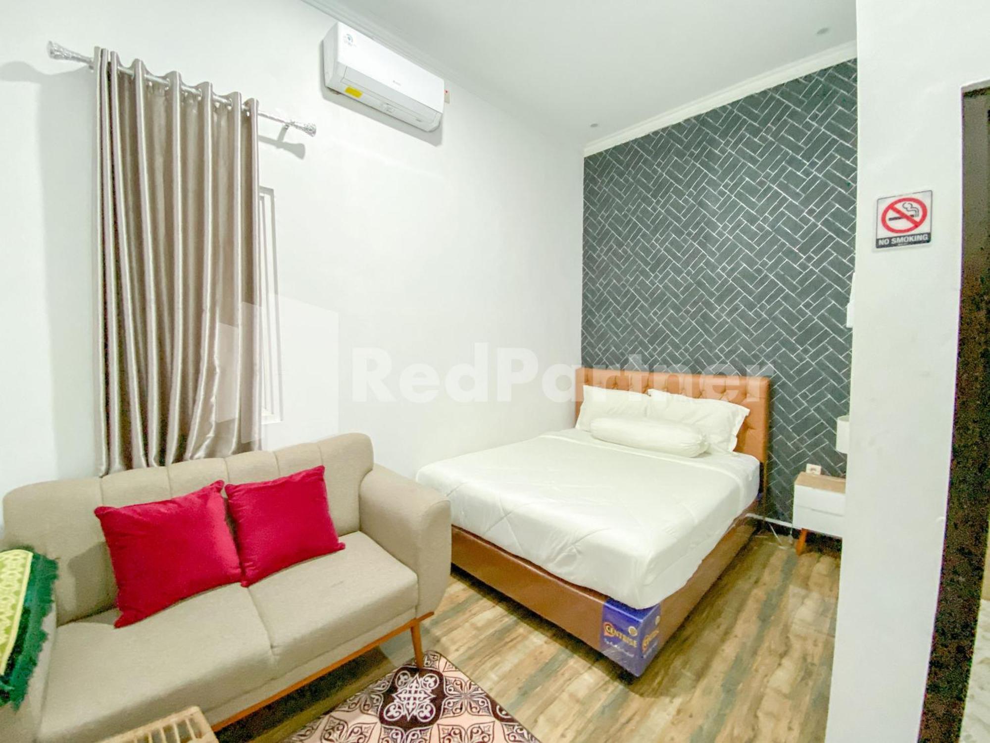 מלון House N Coffee 55 Temanggung Redpartner מראה חיצוני תמונה