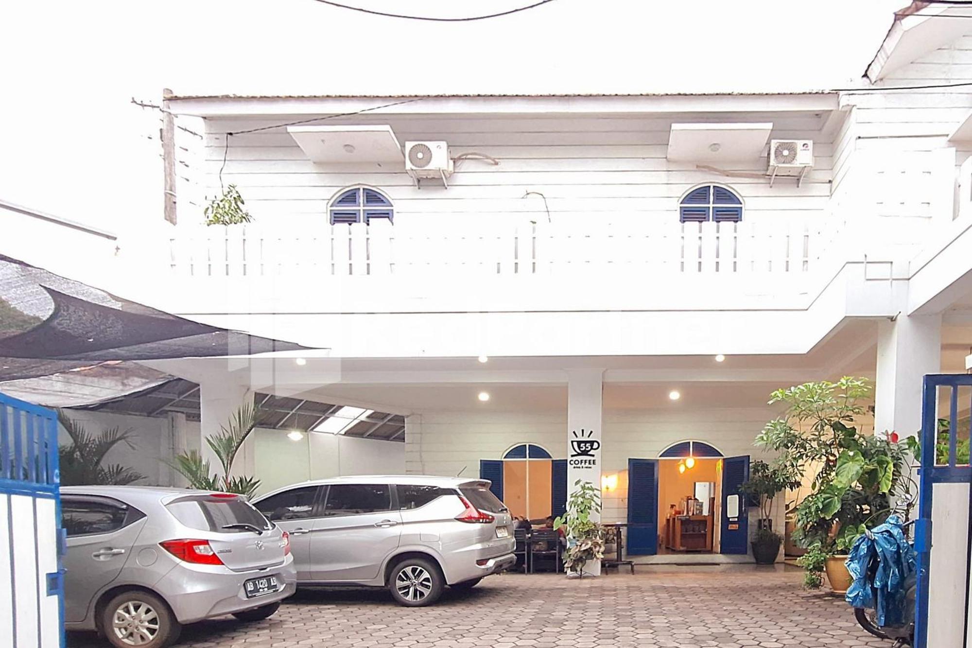 מלון House N Coffee 55 Temanggung Redpartner מראה חיצוני תמונה